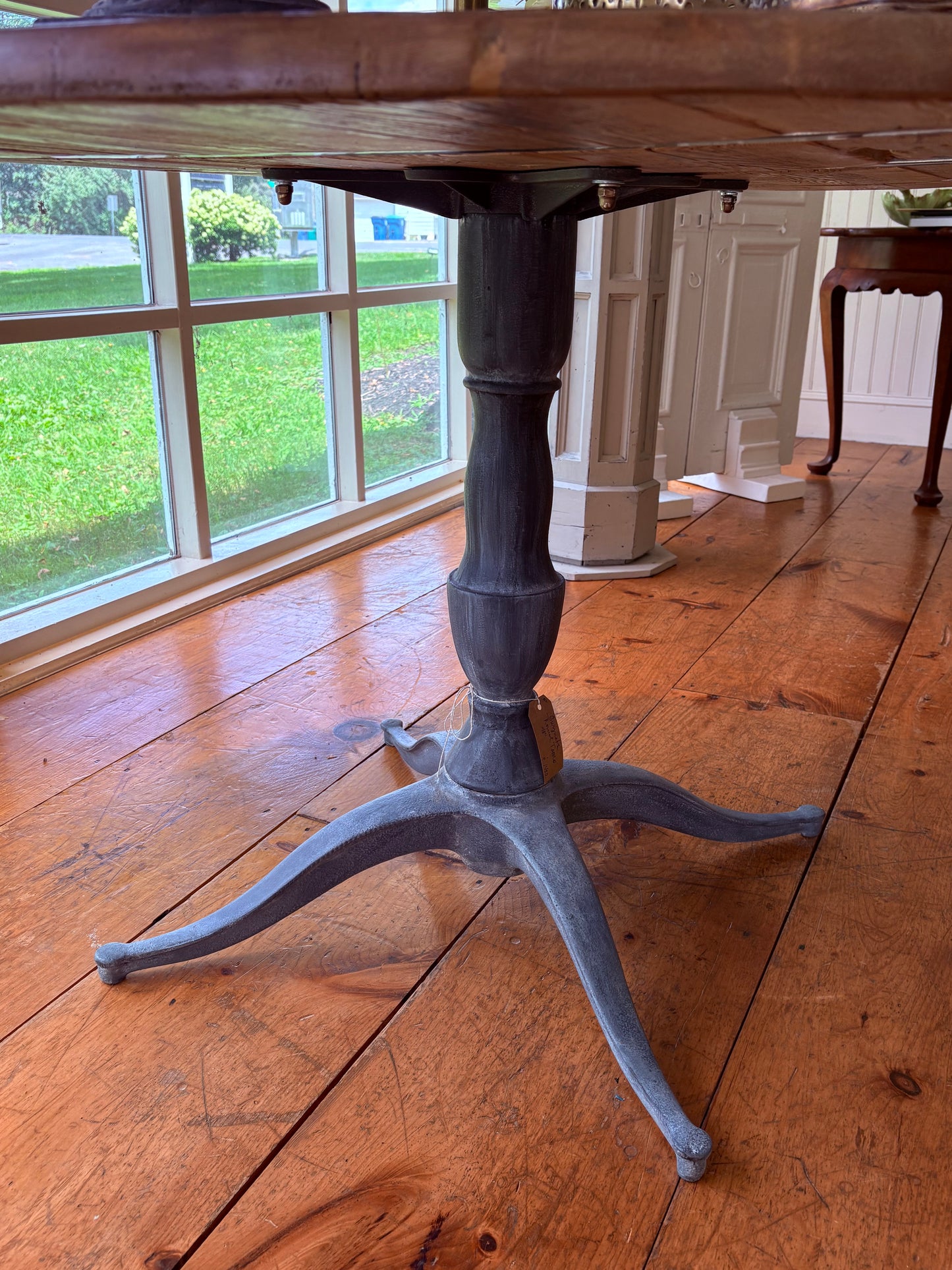 Gwyneth Table - Round